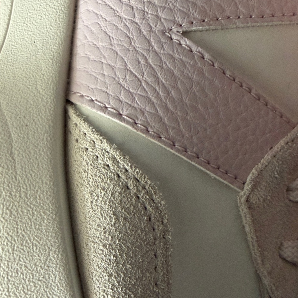 New Balance 327 Women's 9.5 White and Light Pink Sneakers - Picture 7 of 7